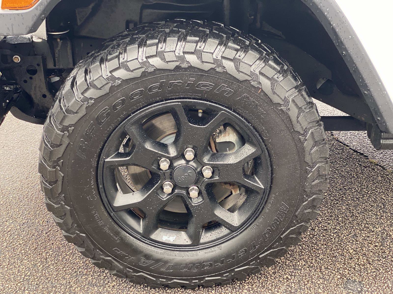 Used 2019 Jeep Wrangler Unlimited Sahara w/ Quick Order Package 24M Moab AWD/4WD image 10