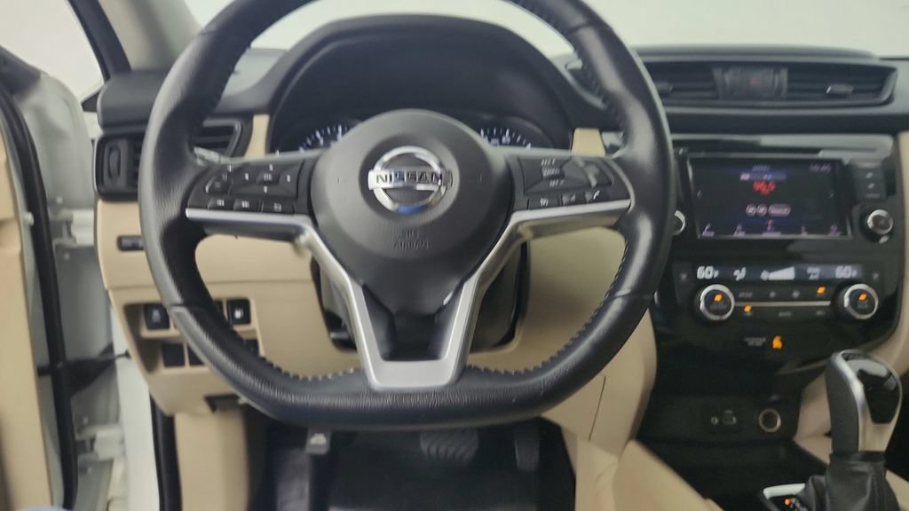 Used 2020 Nissan Rogue SV FWD image 17