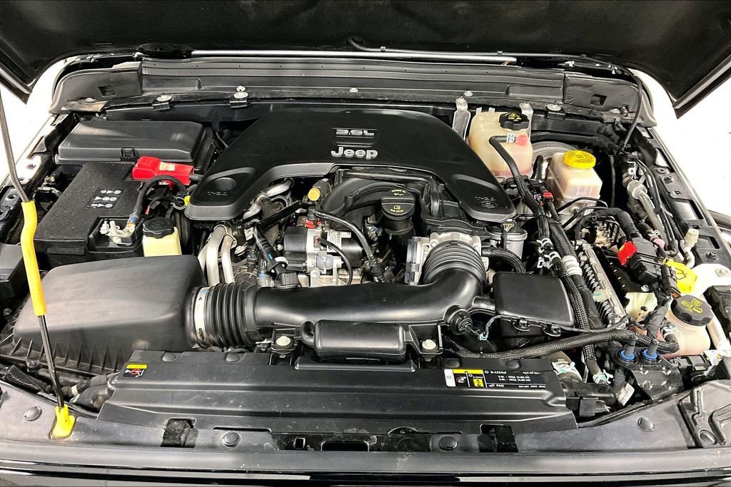 Used 2020 Jeep Wrangler Unlimited Sahara image 12