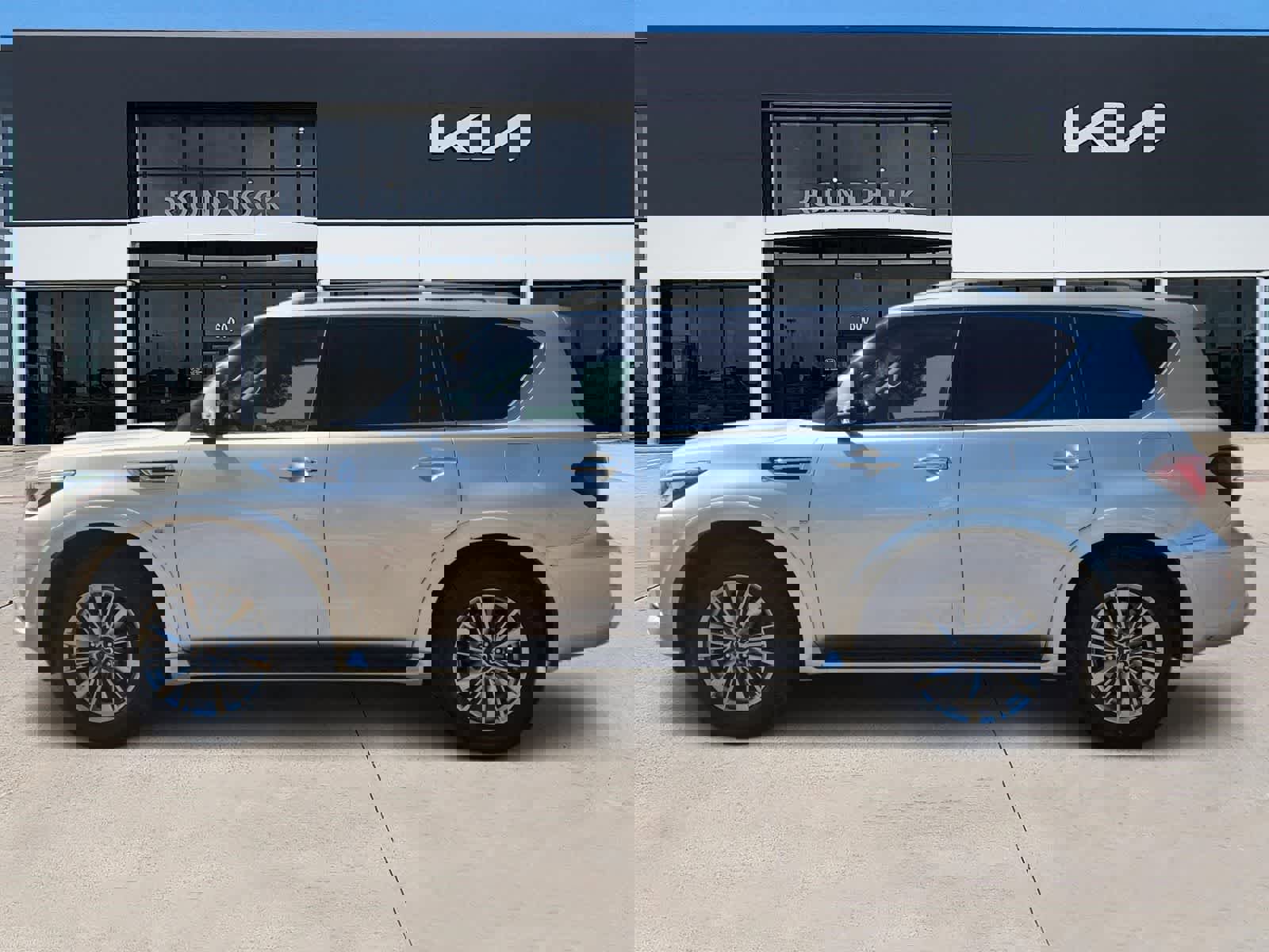 Used 2019 INFINITI QX80 Luxe image 4