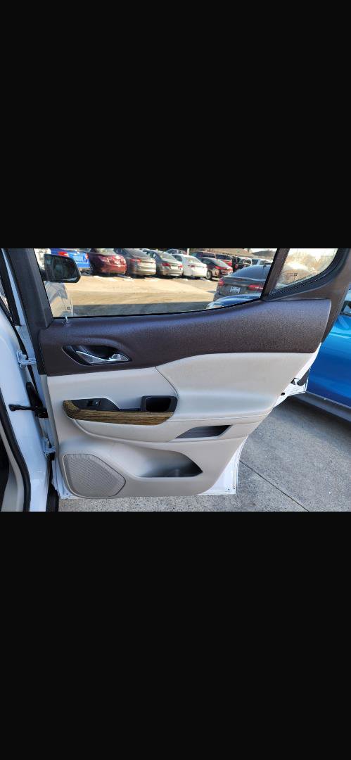 Used 2017 GMC Acadia Denali w/ Technology Package FWD image 24
