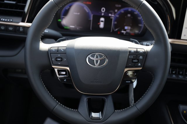 New 2025 Toyota Crown Signia image 13