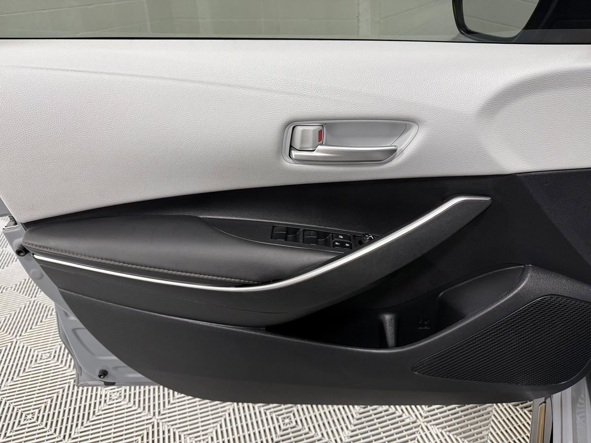 Used 2022 Toyota Corolla SE w/ Carpet Mat Package (TMS) FWD image 13