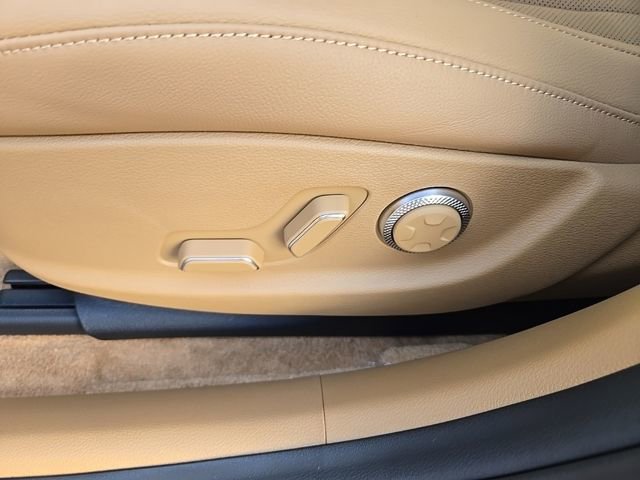 Used 2025 Genesis G80 2.5T image 17