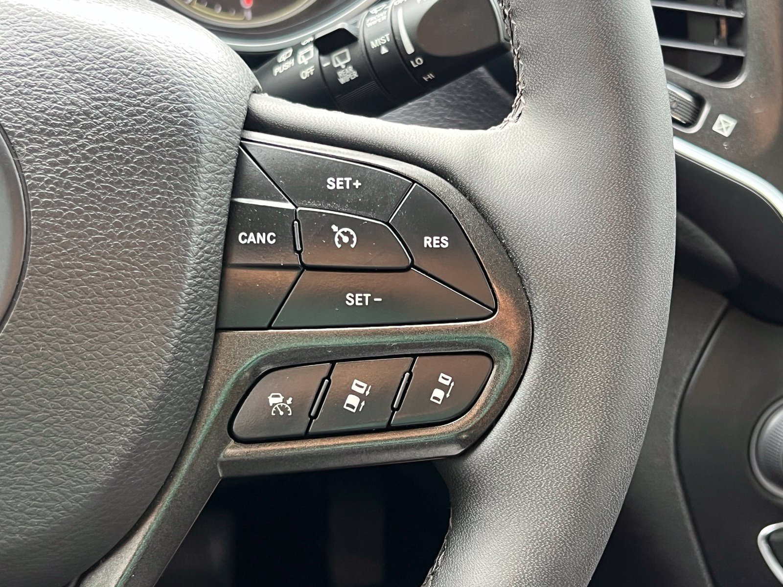 Used 2023 Jeep Cherokee Trailhawk w/ Sun & Sound Group AWD/4WD image 28
