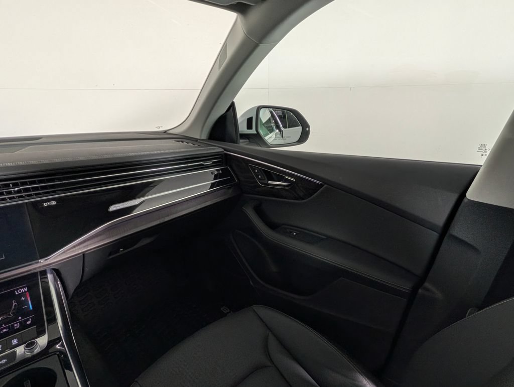 Used 2023 Audi Q8 Premium Plus w/ Premium Plus Package AWD/4WD image 23