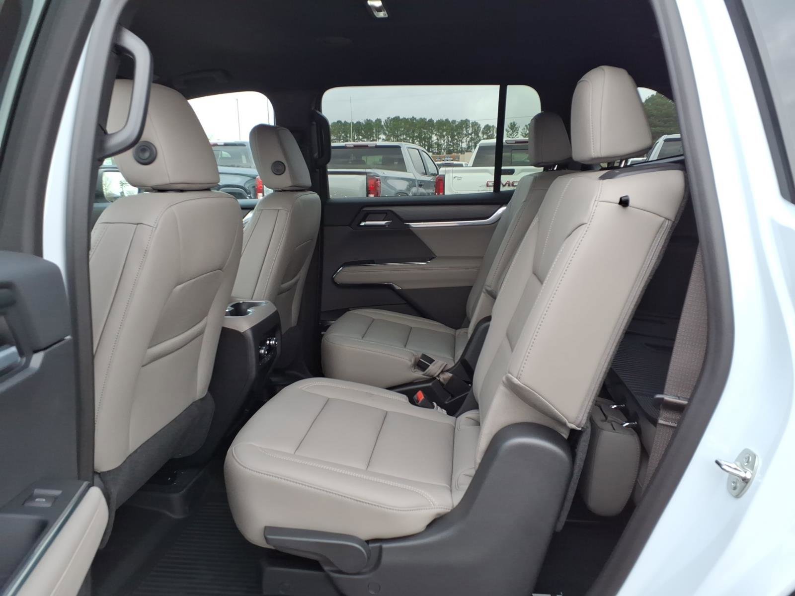 New 2026 GMC Acadia Elevation w/ Elevation Premium Package AWD/4WD image 21