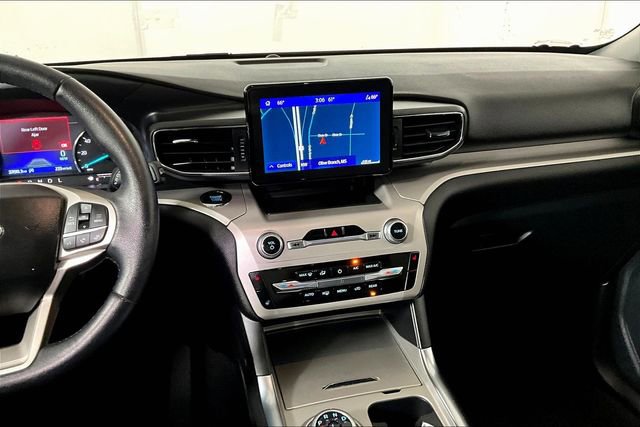 Used 2023 Ford Explorer XLT w/ Equipment Group 202A image 6