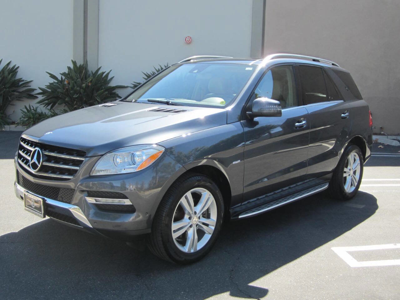 Used 2012 Mercedes-Benz ML 350 ML 350 AWD 4MATIC 4dr SUV image 6