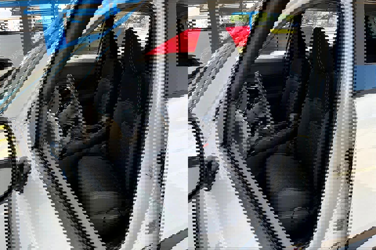 Used 2025 Nissan Kicks SV image 8