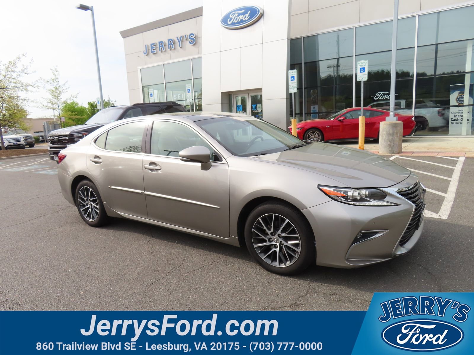 Used 2017 Lexus ES 350 w/ Luxury Package image 1