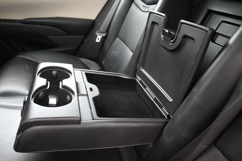 Used 2013 Cadillac XTS Platinum FWD image 37