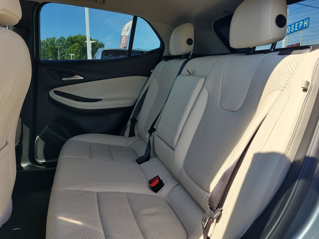 Used 2020 Buick Encore GX Essence FWD image 12
