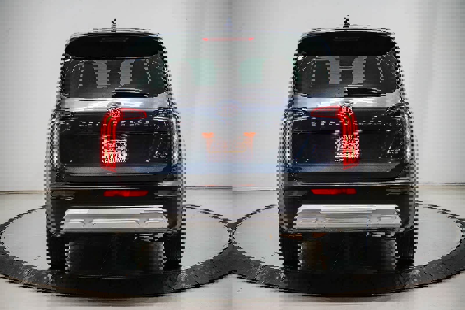 Used 2021 Kia Telluride LX image 3