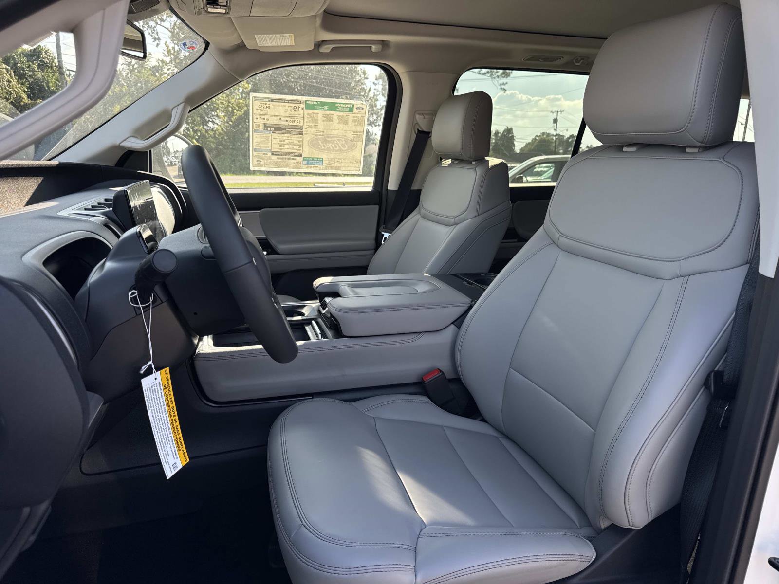 New 2025 Ford Expedition Active image 8