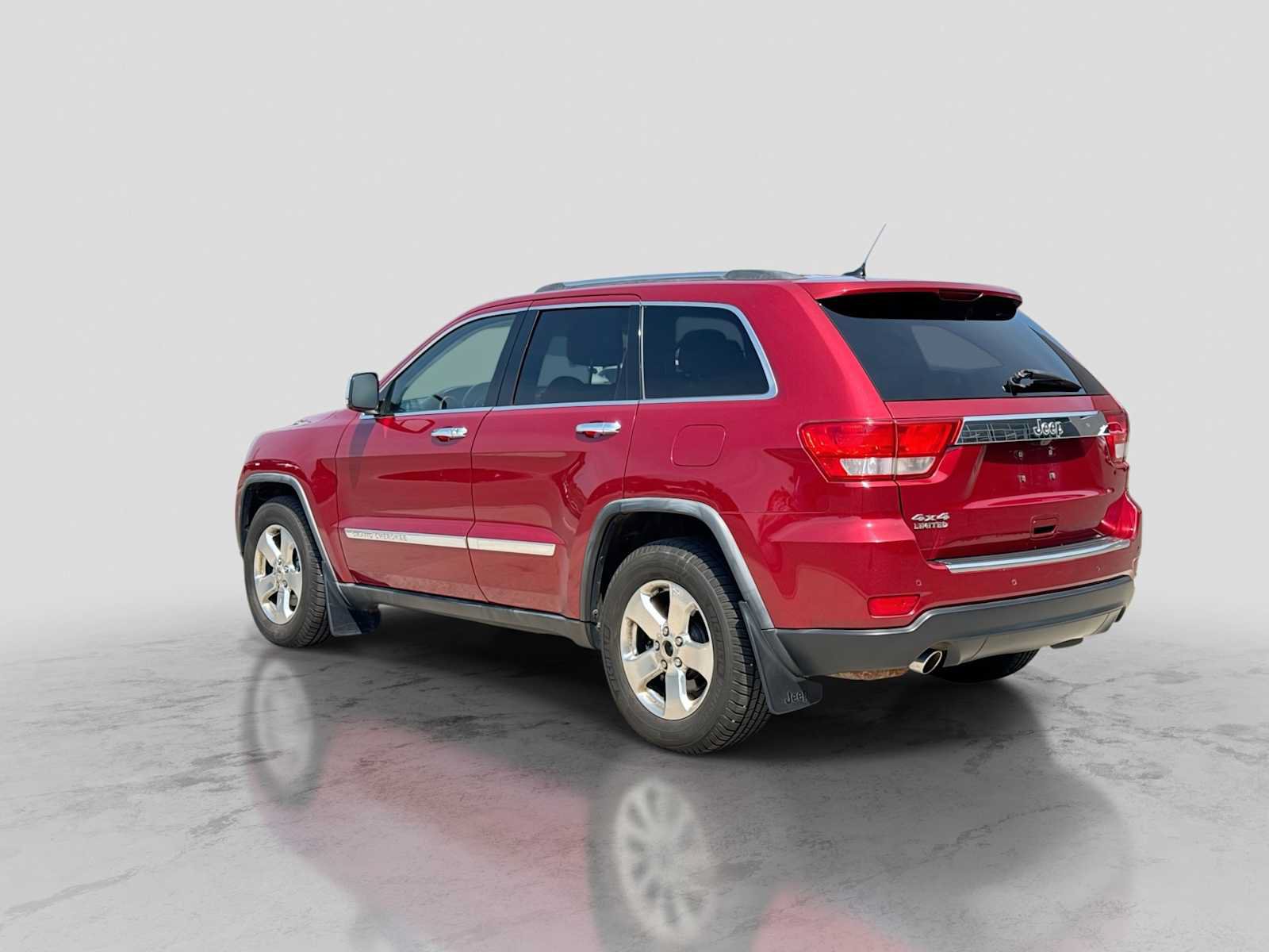 Used 2011 Jeep Grand Cherokee Limited AWD/4WD image 4