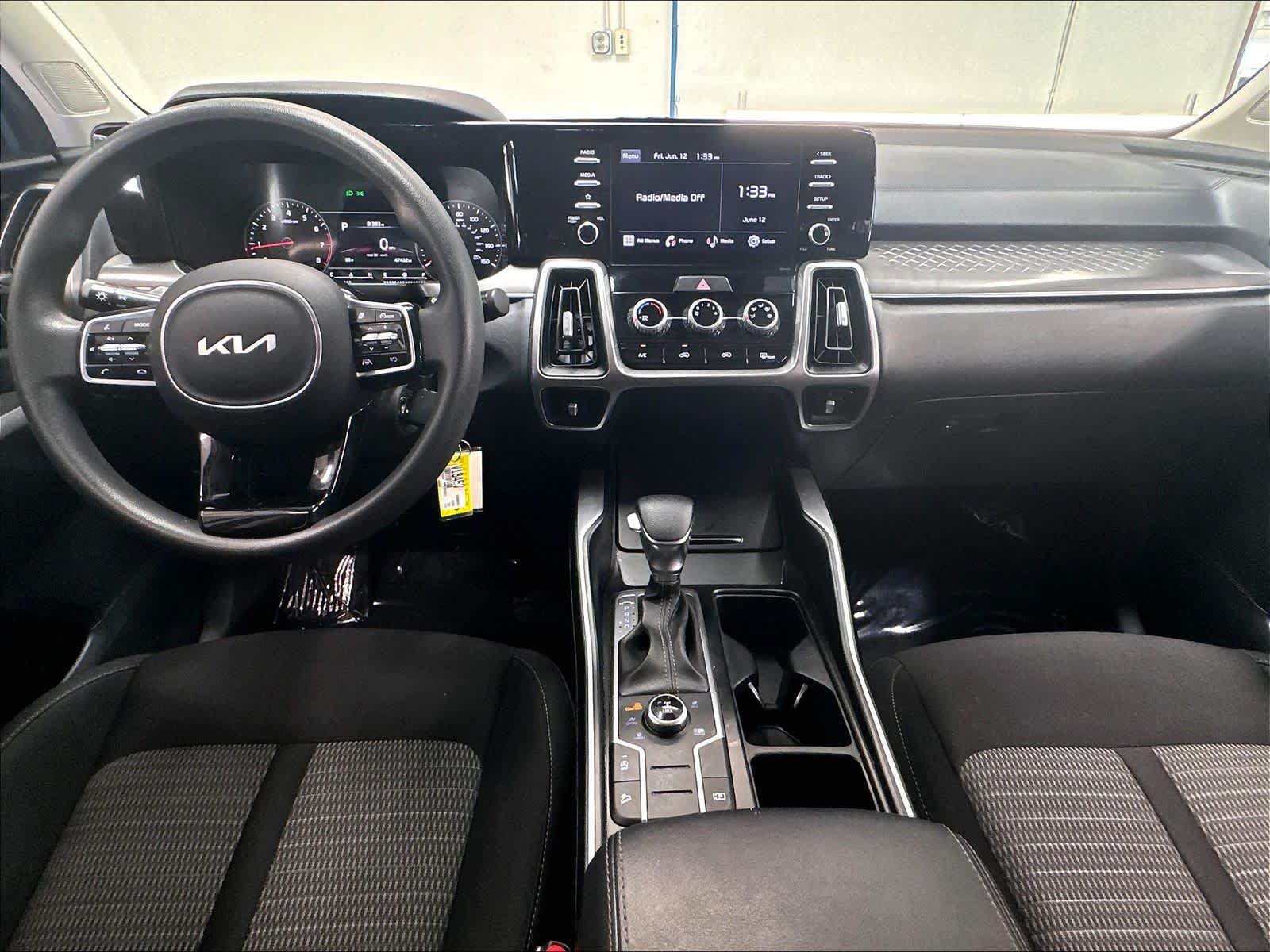 Used 2022 Kia Sorento LX AWD/4WD image 10