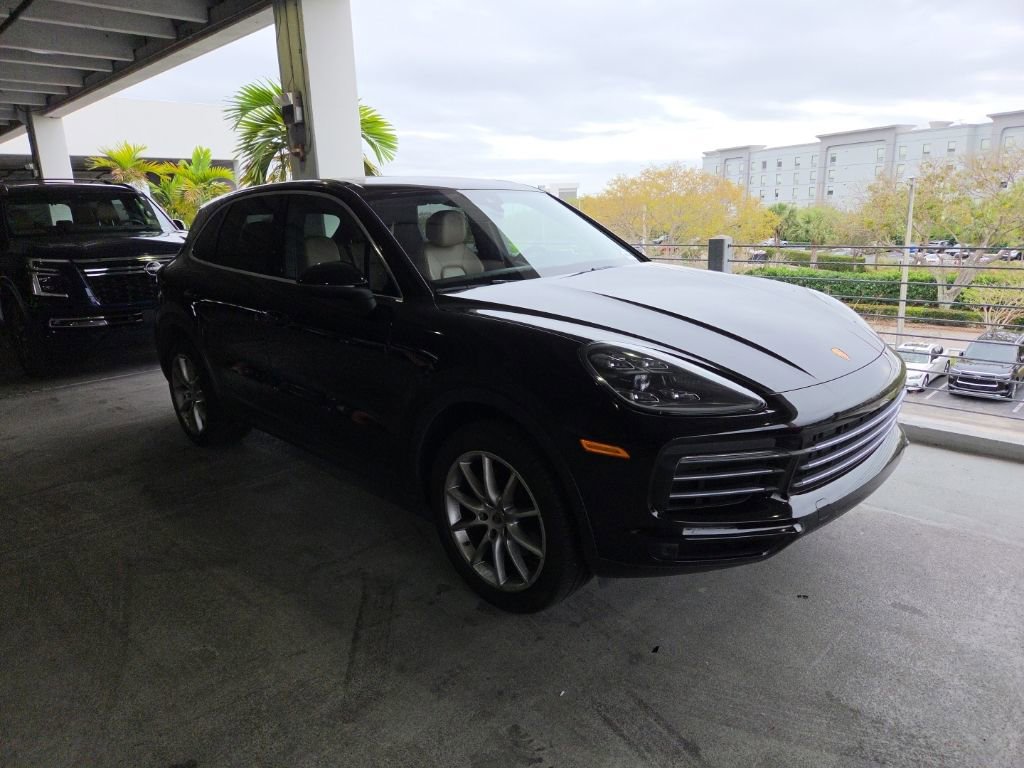 Used 2019 Porsche Cayenne Base image 2