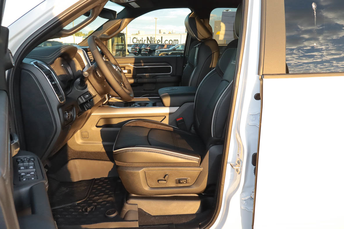 New 2027 RAM 3500 Laramie AWD/4WD image 17