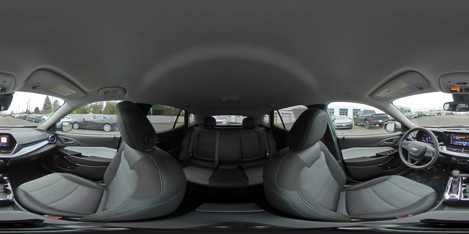 Used 2025 Chevrolet Trax LT FWD image 41