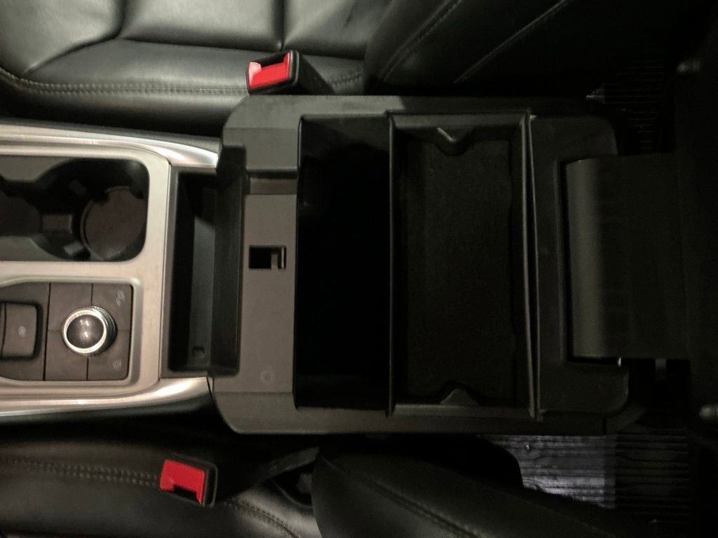 Used 2022 Ford Explorer XLT w/ Equipment Group 202A image 25