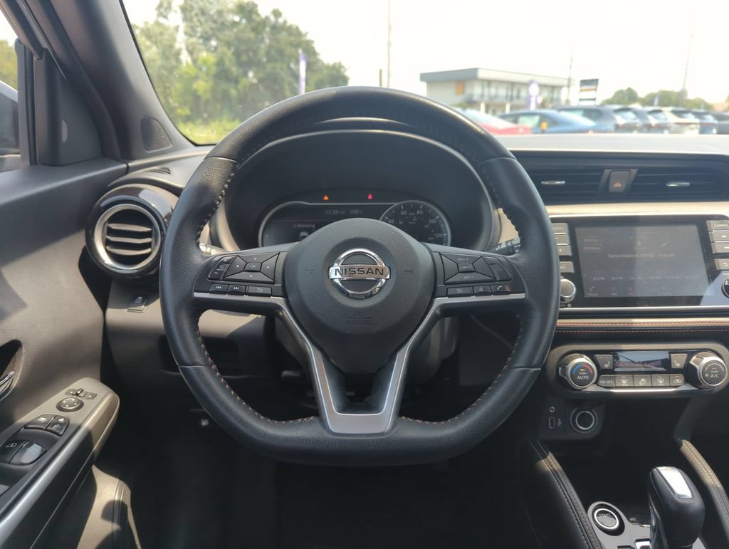 Used 2019 Nissan Kicks SR w/ SR Premium Package FWD image 17