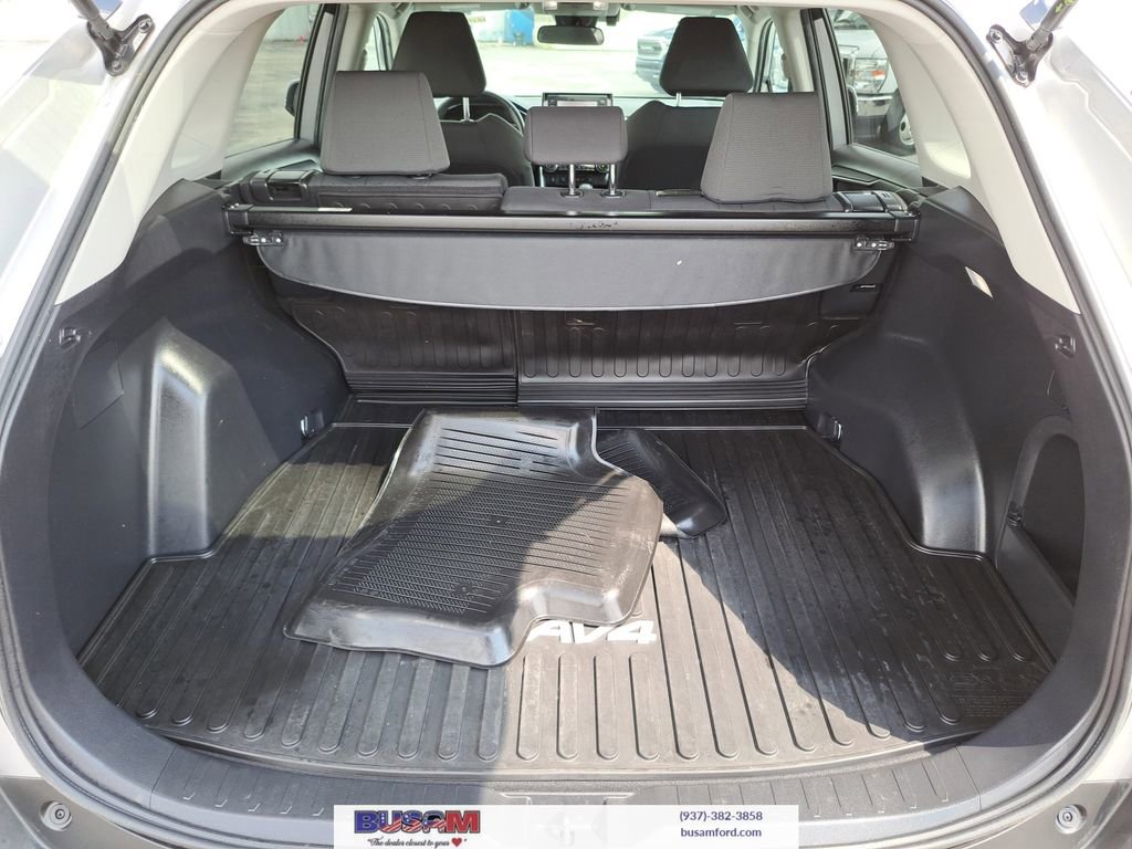 Used 2022 Toyota RAV4 XLE w/ XLE Grade Weather Package image 6