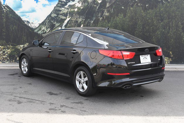 Used 2015 Kia Optima LX image 9