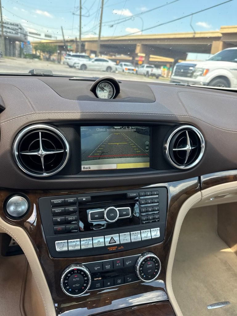 Used 2013 Mercedes-Benz SL 550 image 19