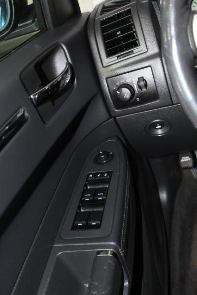 Used 2010 Chrysler 300 S image 12