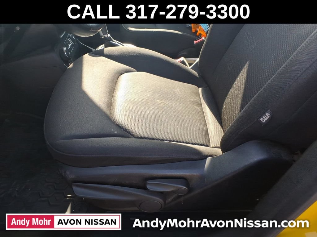 Used 2015 Jeep Renegade Latitude w/ Cold Weather Group II AWD/4WD image 18