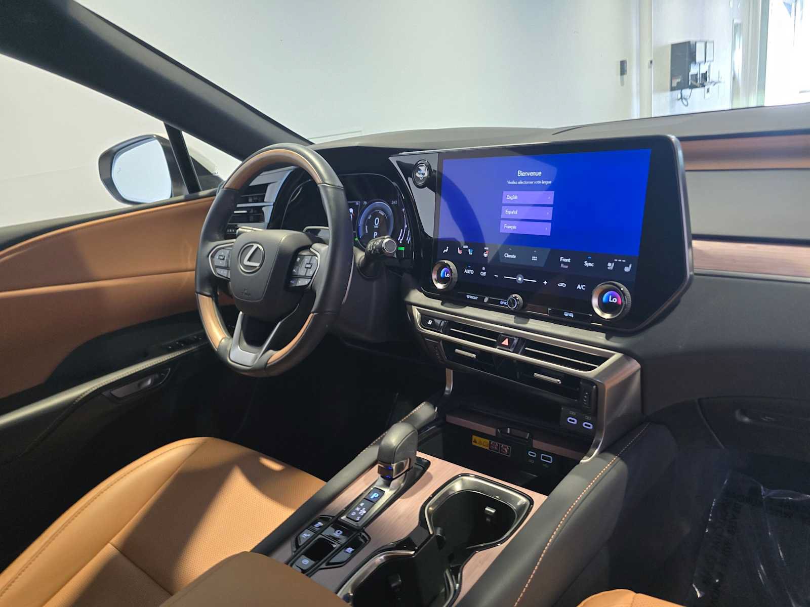 Used 2024 Lexus RX 350h AWD/4WD image 11