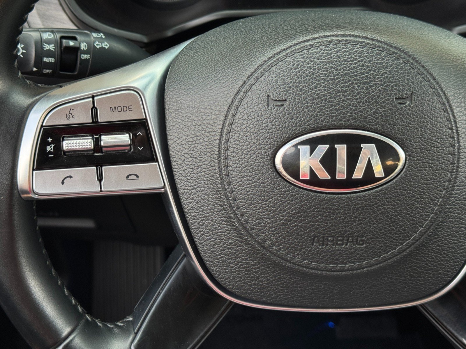 Used 2020 Kia Telluride SX w/ Towing Package FWD image 21