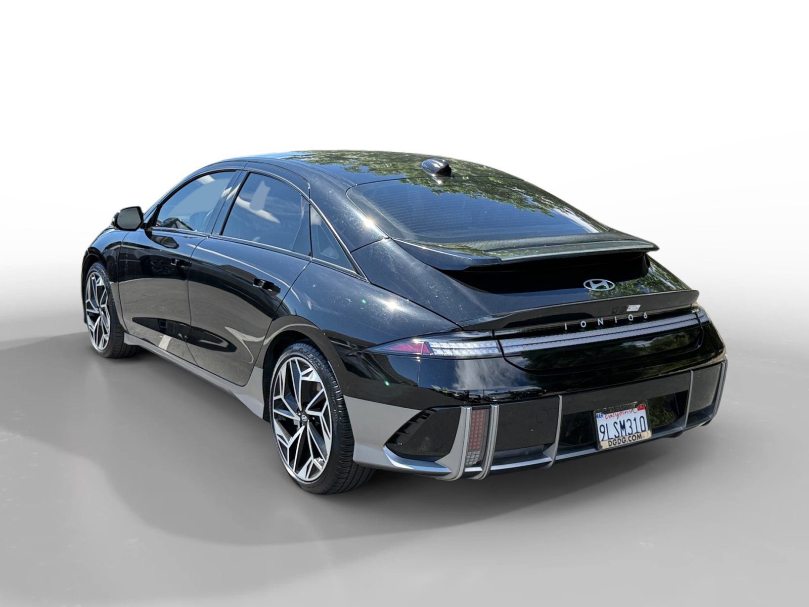 Used 2024 Hyundai Ioniq 6 Limited image 3