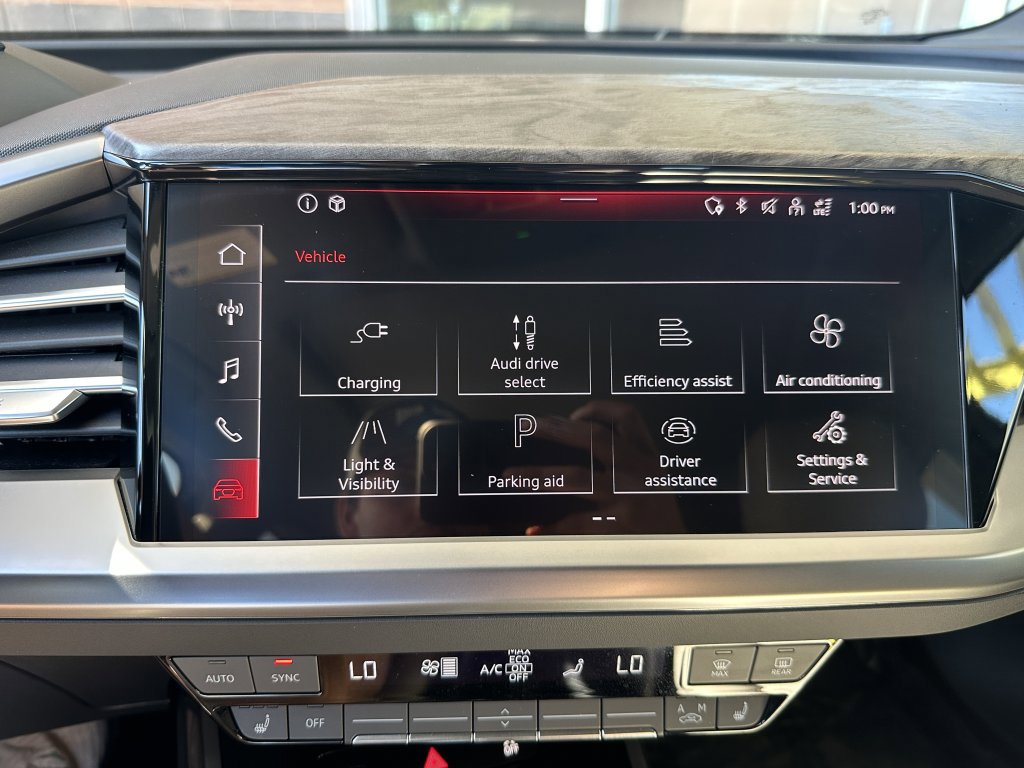 Used 2024 Audi Q4 e-tron Premium w/ Convenience Package image 24