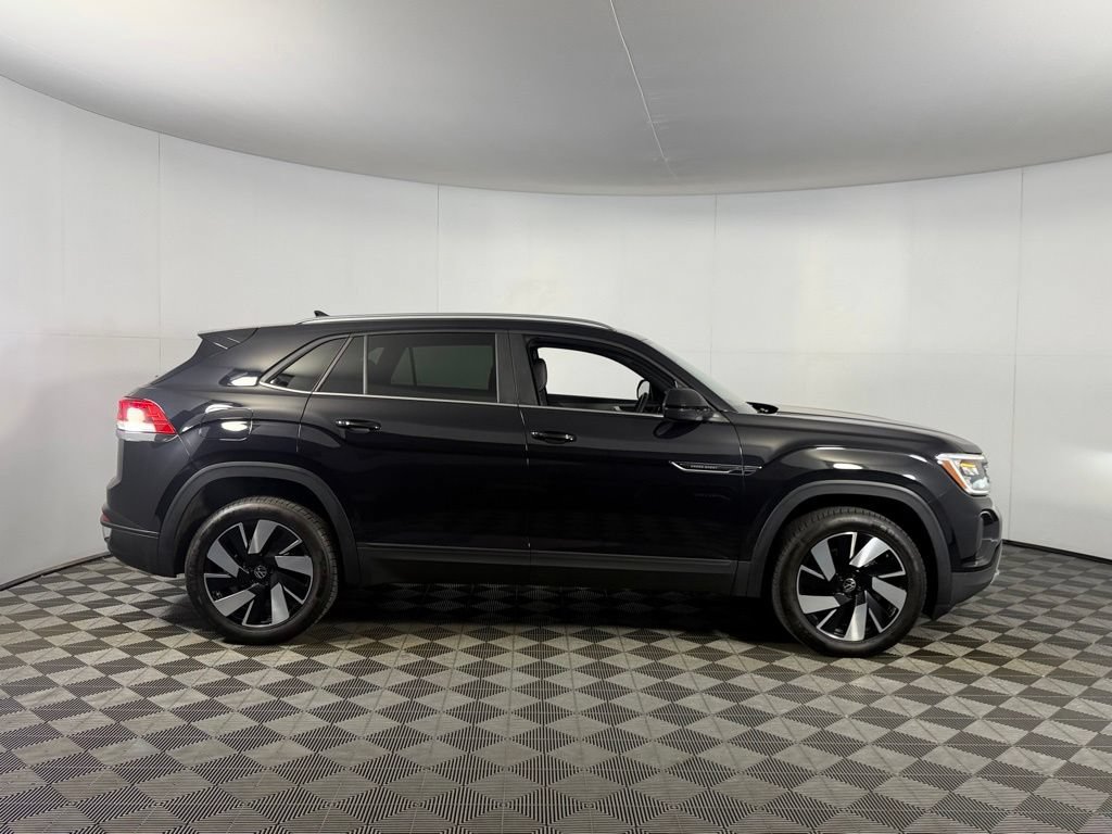 Used 2025 Volkswagen Atlas Cross Sport SE AWD/4WD image 5