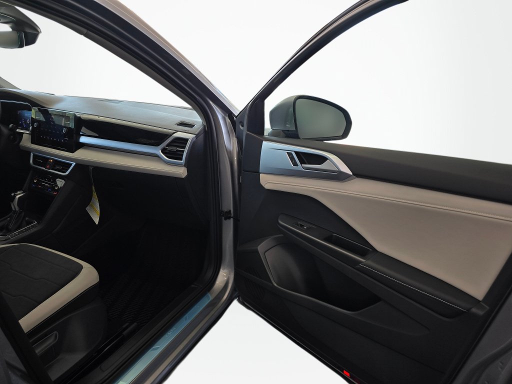 New 2026 Volkswagen Taos SE AWD/4WD image 40