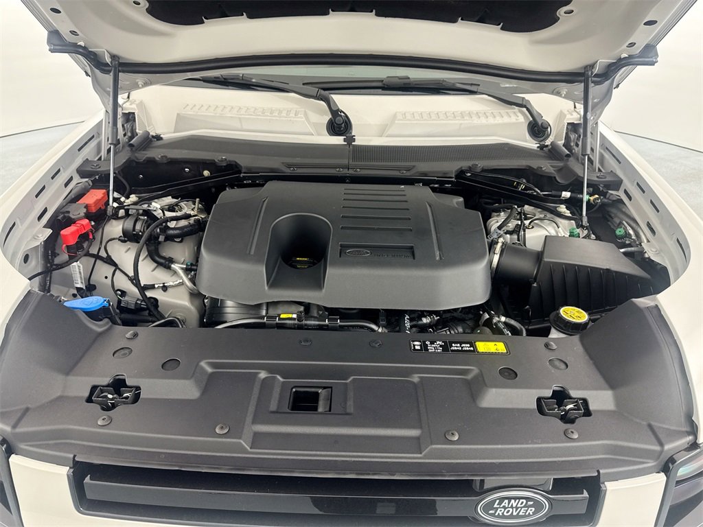 New 2026 Land Rover Defender 110 X-Dynamic SE image 30