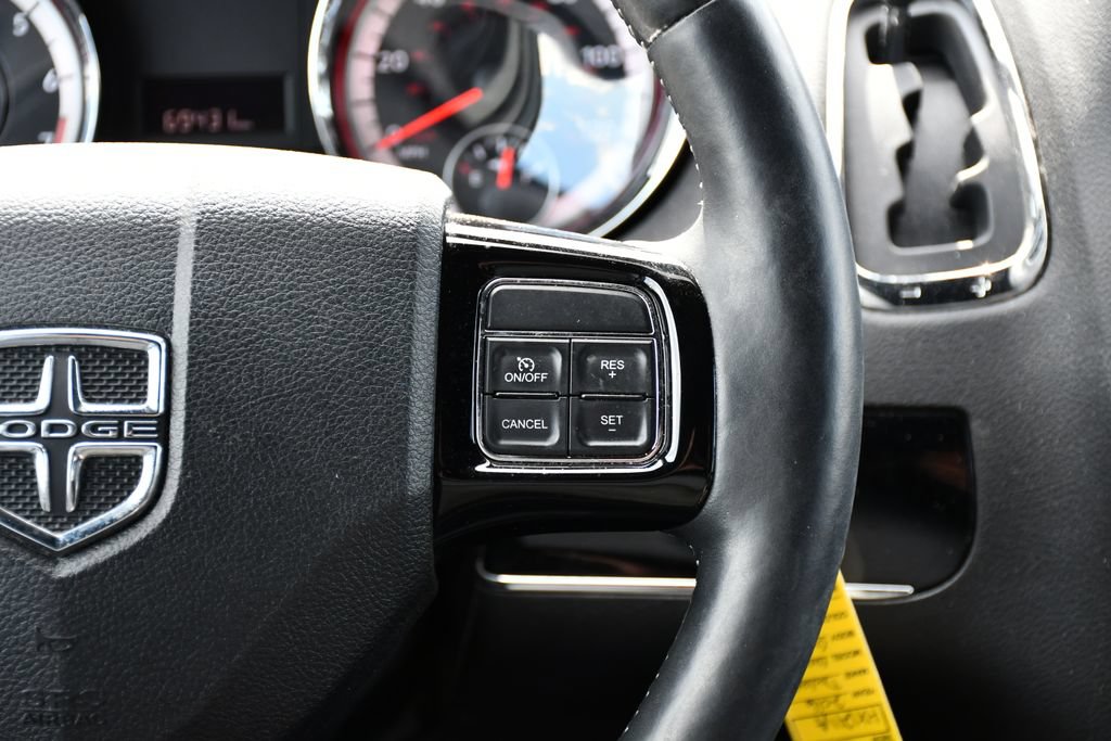 Used 2016 Dodge Grand Caravan SXT FWD image 21