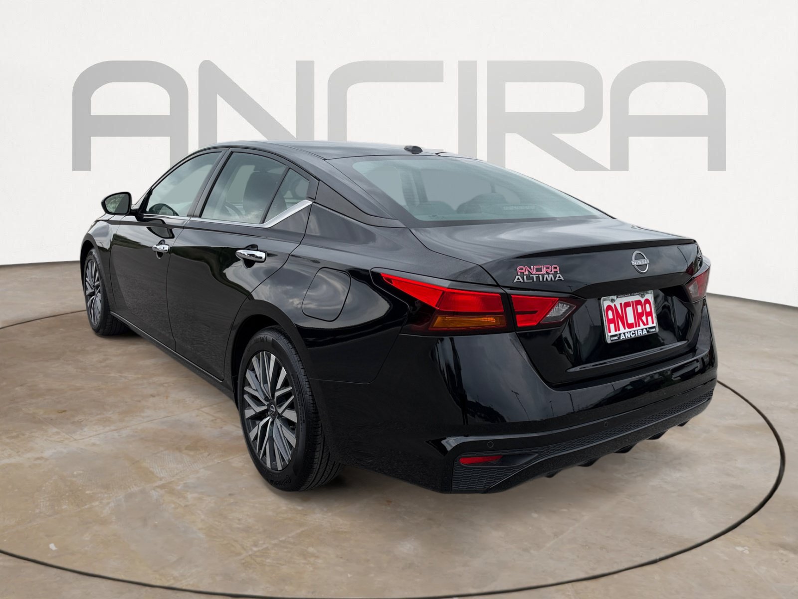Used 2024 Nissan Altima 2.5 SV FWD image 9