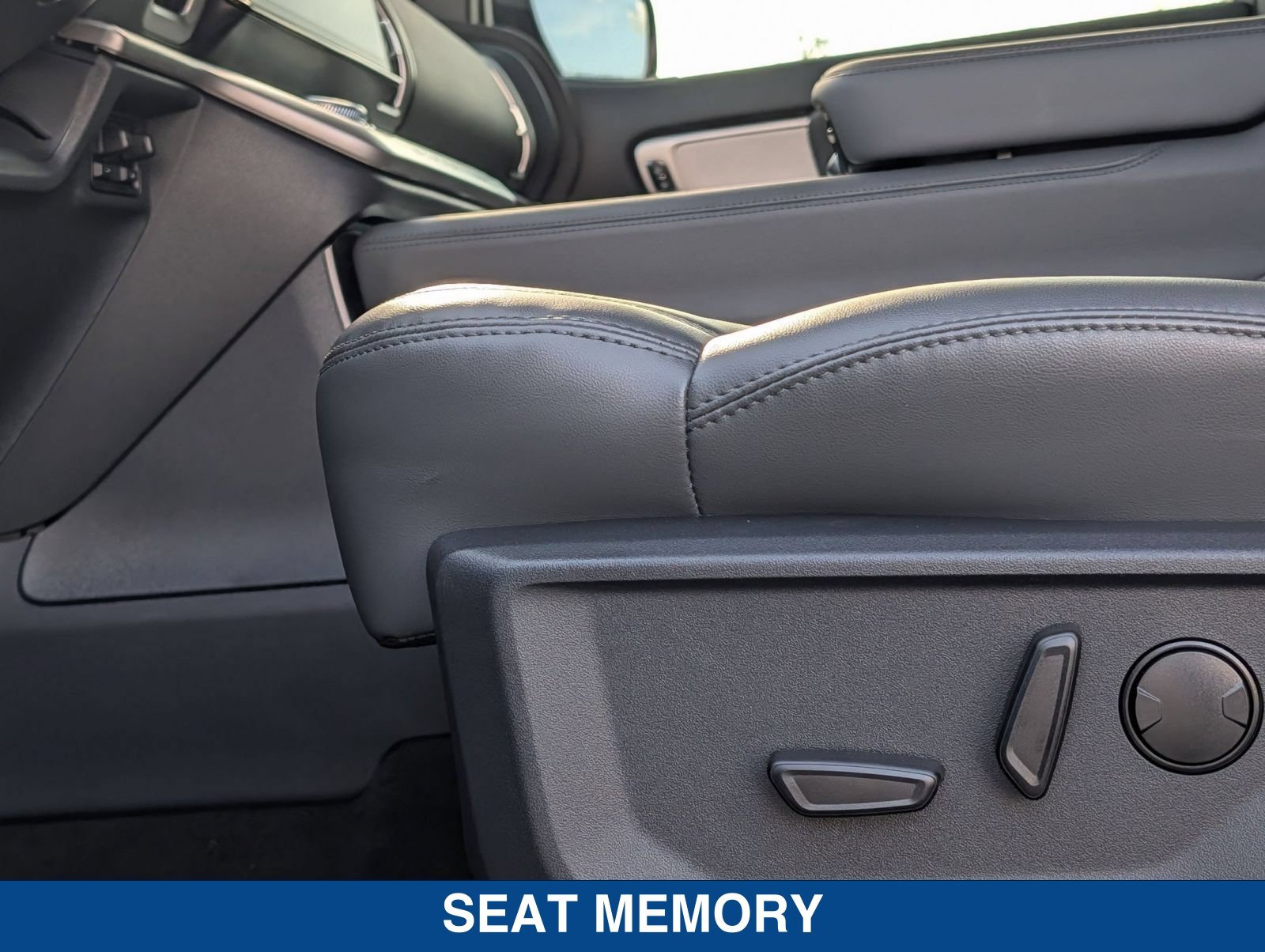 New 2026 Ford Expedition Active RWD image 27