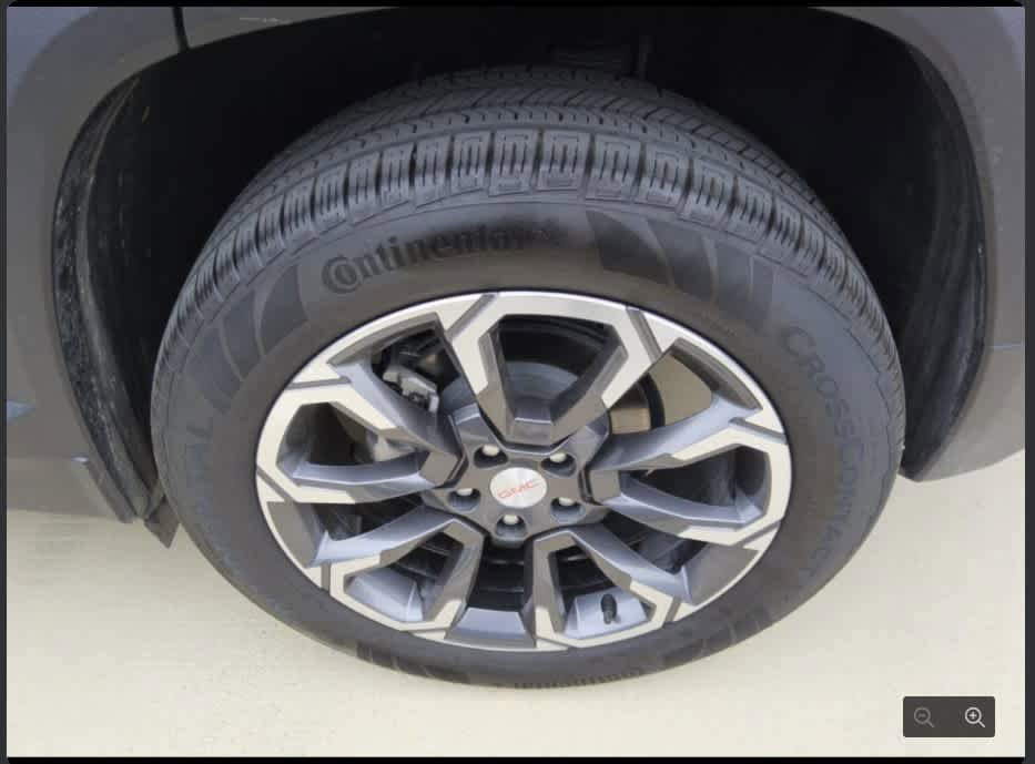 Used 2025 GMC Terrain Elevation w/ Elevation Premium Package AWD/4WD image 19