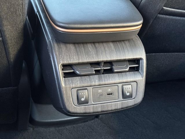 Used 2023 Nissan Ariya AWD image 15