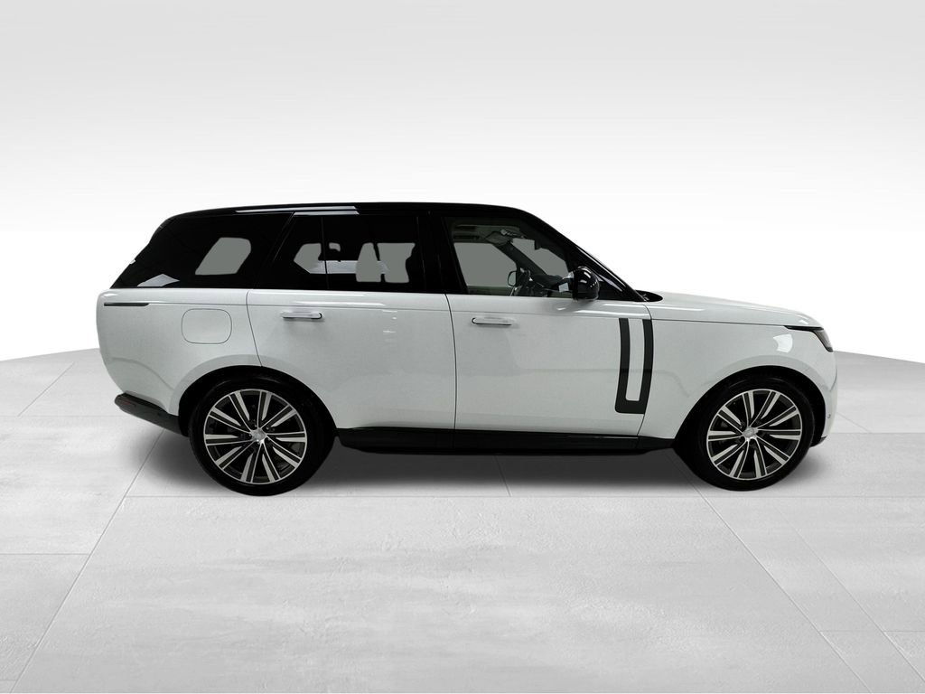 Used 2023 Land Rover Range Rover SE image 8