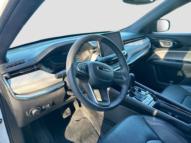 Used 2023 Jeep Compass Limited image 10