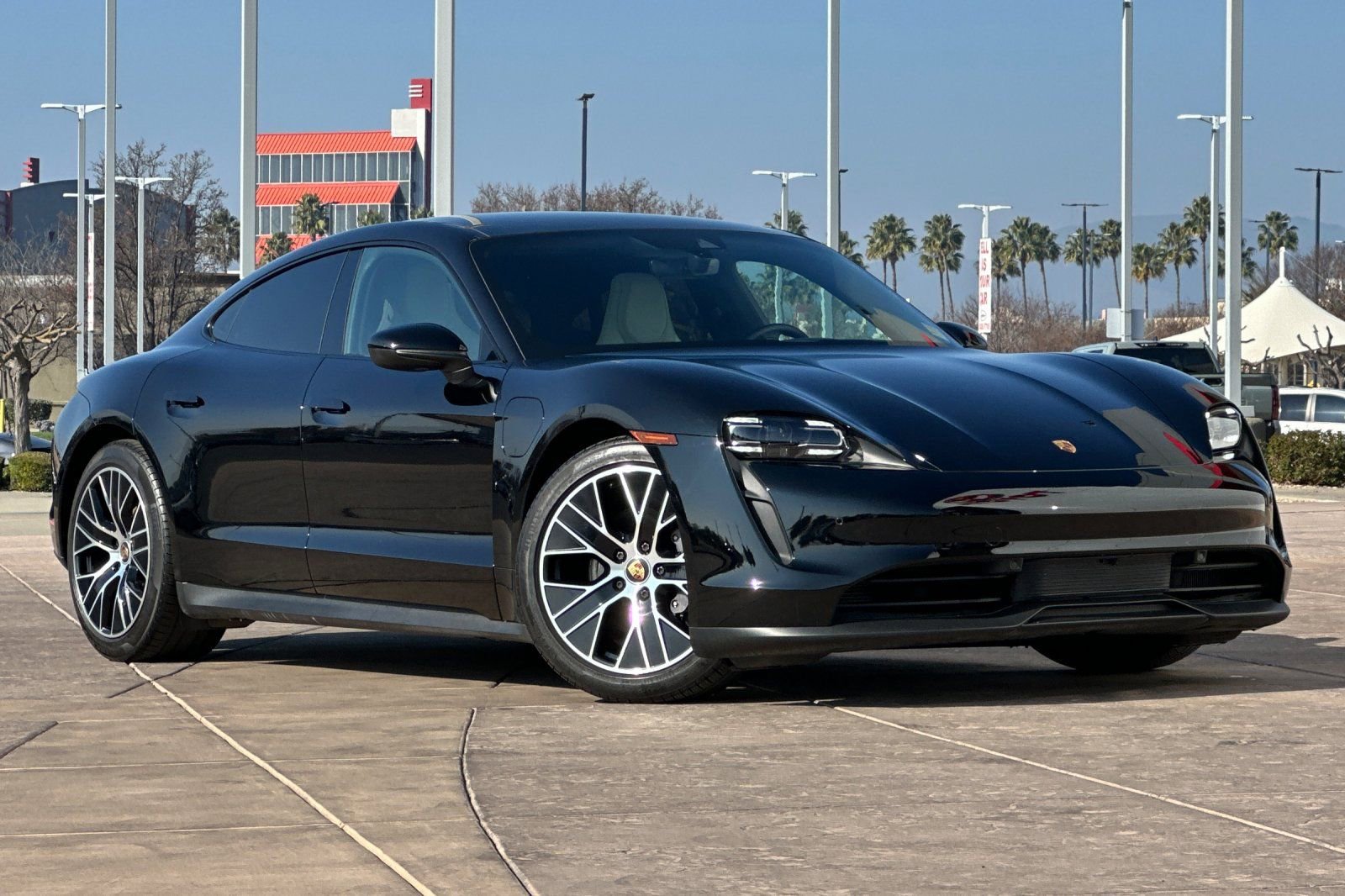 Used 2022 Porsche Taycan video 2