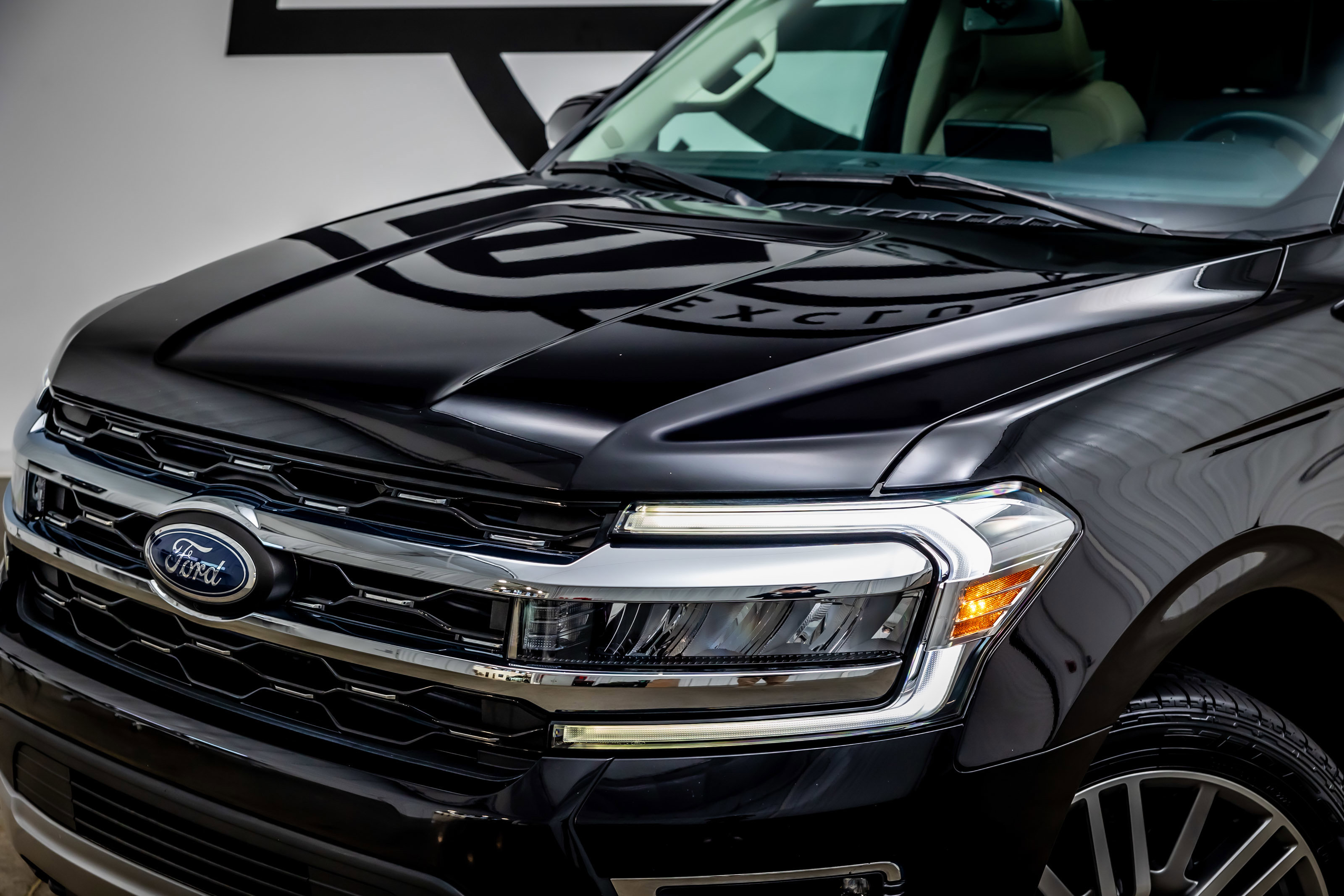 Used 2023 Ford Expedition Limited image 22