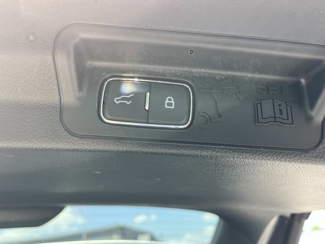 Used 2023 Ford Explorer XLT w/ Equipment Group 202A AWD/4WD image 13