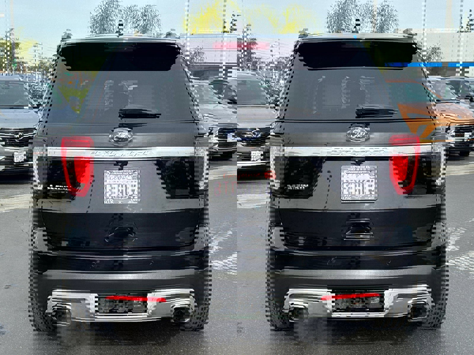 Used 2017 Ford Explorer Platinum image 14