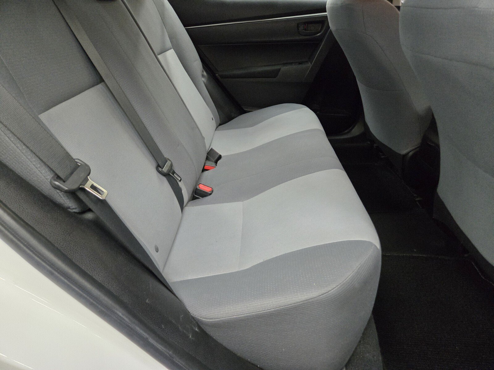 Used 2014 Toyota Corolla L FWD image 11